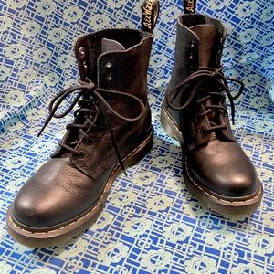 Dr. martens Pascal Black Combat Boots size 8 fits an 8.5